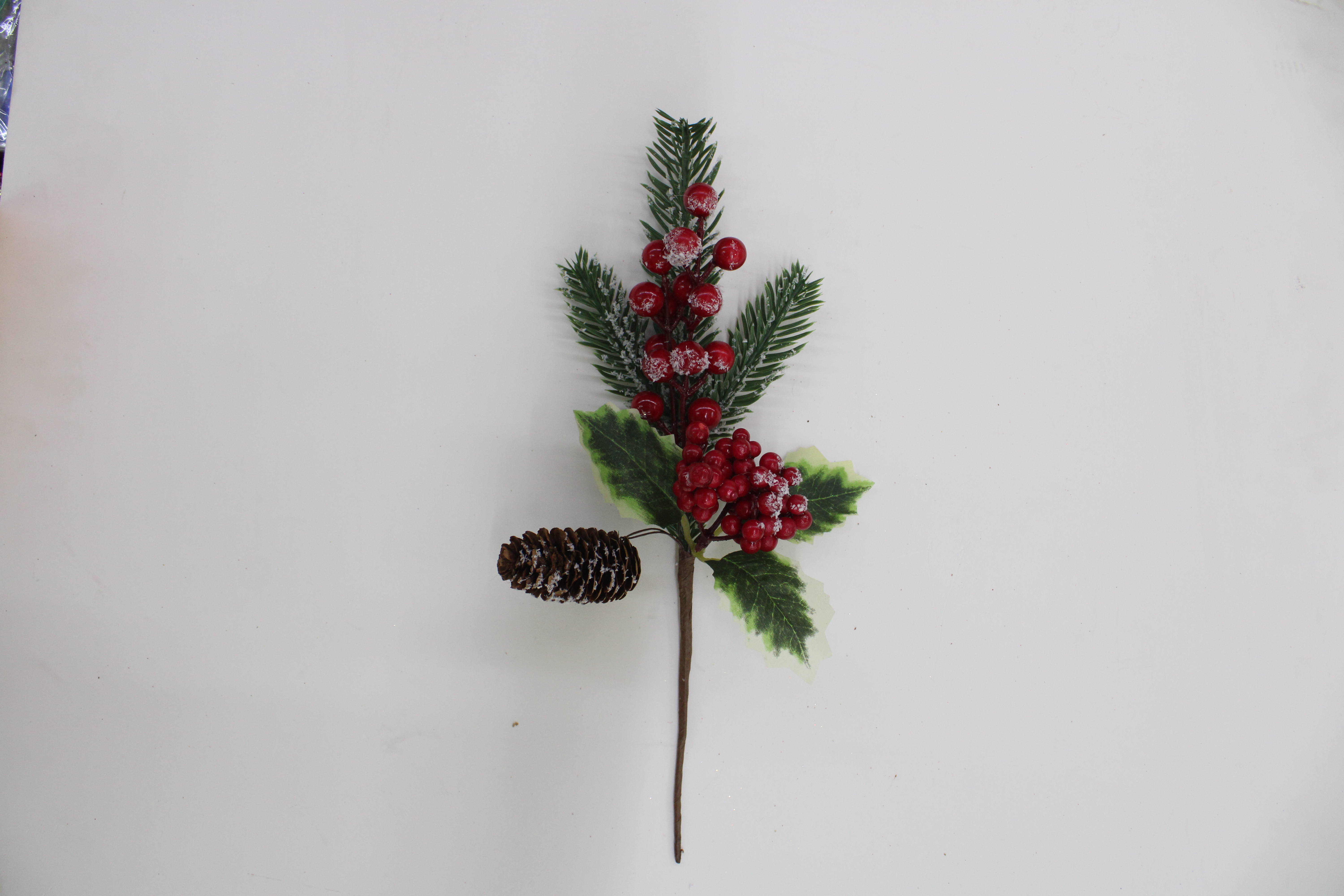 Artificial Berry Pinecone Pendant Twine Decorate Christmas Tree Accessories