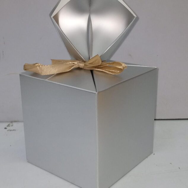 GIFT BOX(10CM*10CM*10CM)